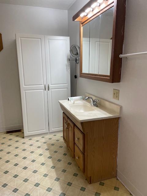 918 N Roosevelt St, Cherokee, Iowa 51012, 3 Bedrooms Bedrooms, 0 ,0,Residential,For Sale,N Roosevelt,0,1137